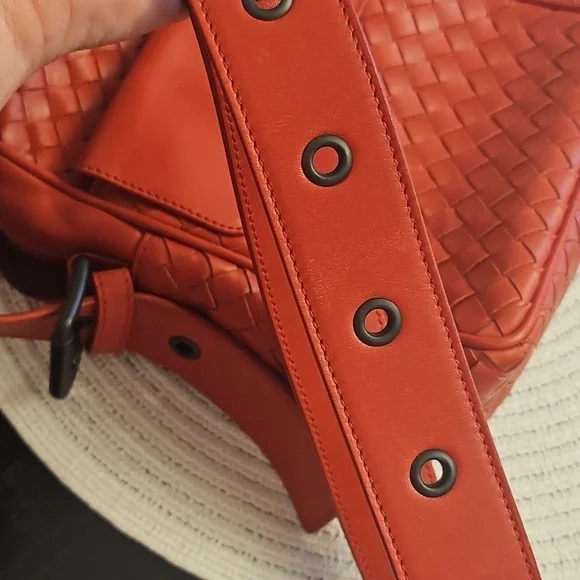 Bottega Veneta Red Crossbody Leather Bag With Original Dustbag - Picture 11 of 13